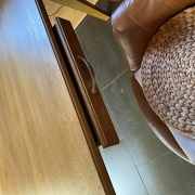 Tisch in Eiche mit Schubkasten im Zargengestell, gebeizt und geölt