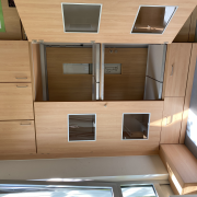 Schrank für 3D-Drucker (auf Tablarauszügen) mit Innenbeleuchtung und Abluft-Ventilator