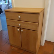 Dielenschrank in Buche Vollholz, geölt (innen gewachst)