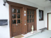 Haustür braun, mit Butzenscheiben isolierverglast