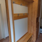 Garderobenelemente aus Erle Vollholz, geölt