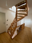 Halb gewendelte Treppe in Buche