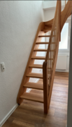 Halbgewendelte Treppe mit Geländer, Buche geölt