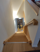 Gerade Treppe  in Buche Vollholz geölt mit Handlauf