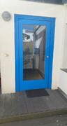 Haustür aus Lärche, blau lasiert - Außenansicht