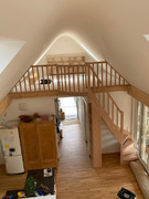 Treppe zum Spitzboden; als Unterbau für den Treppenaustritt oben 